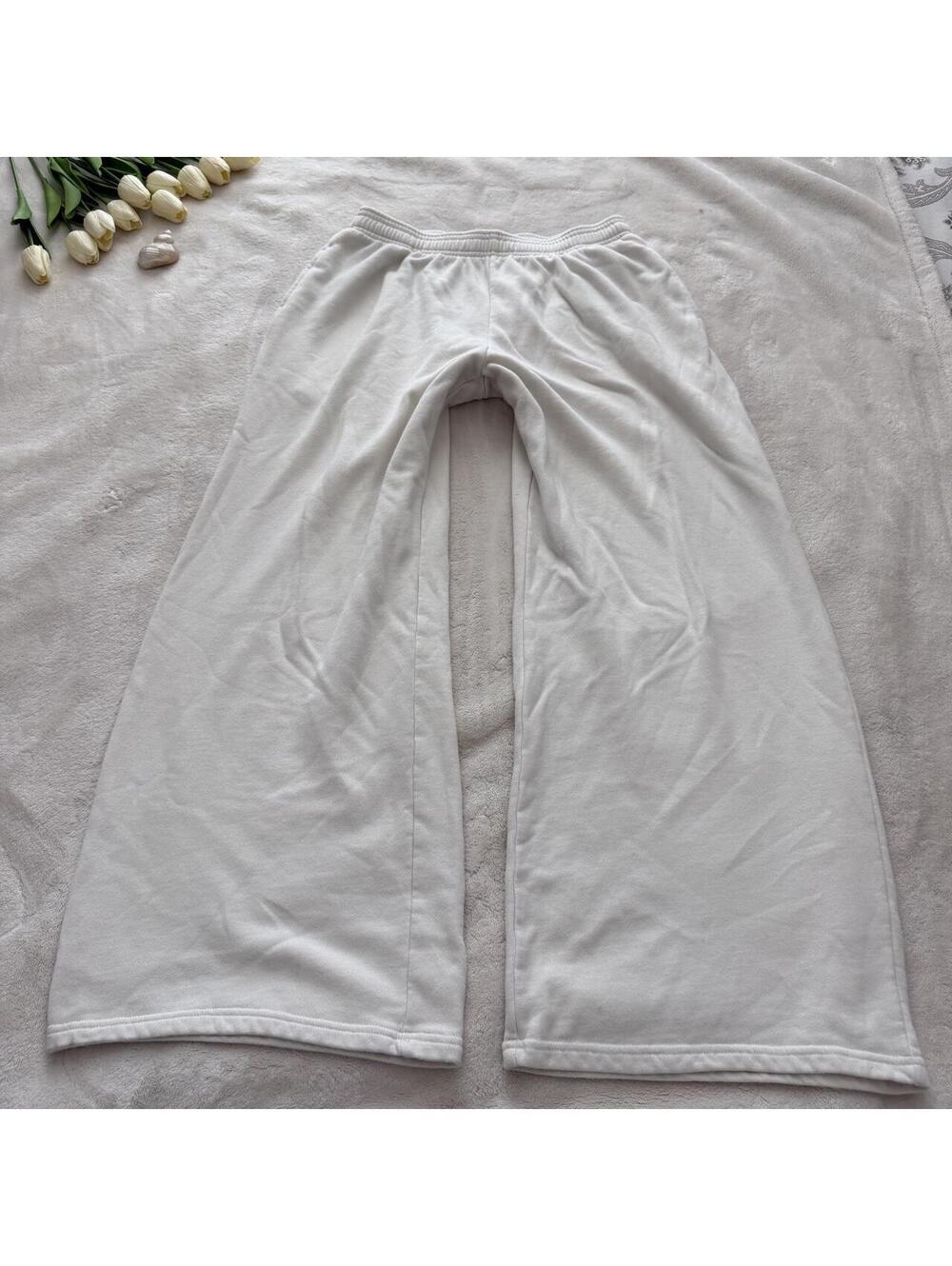 UNIQLO wide leg sweat pant